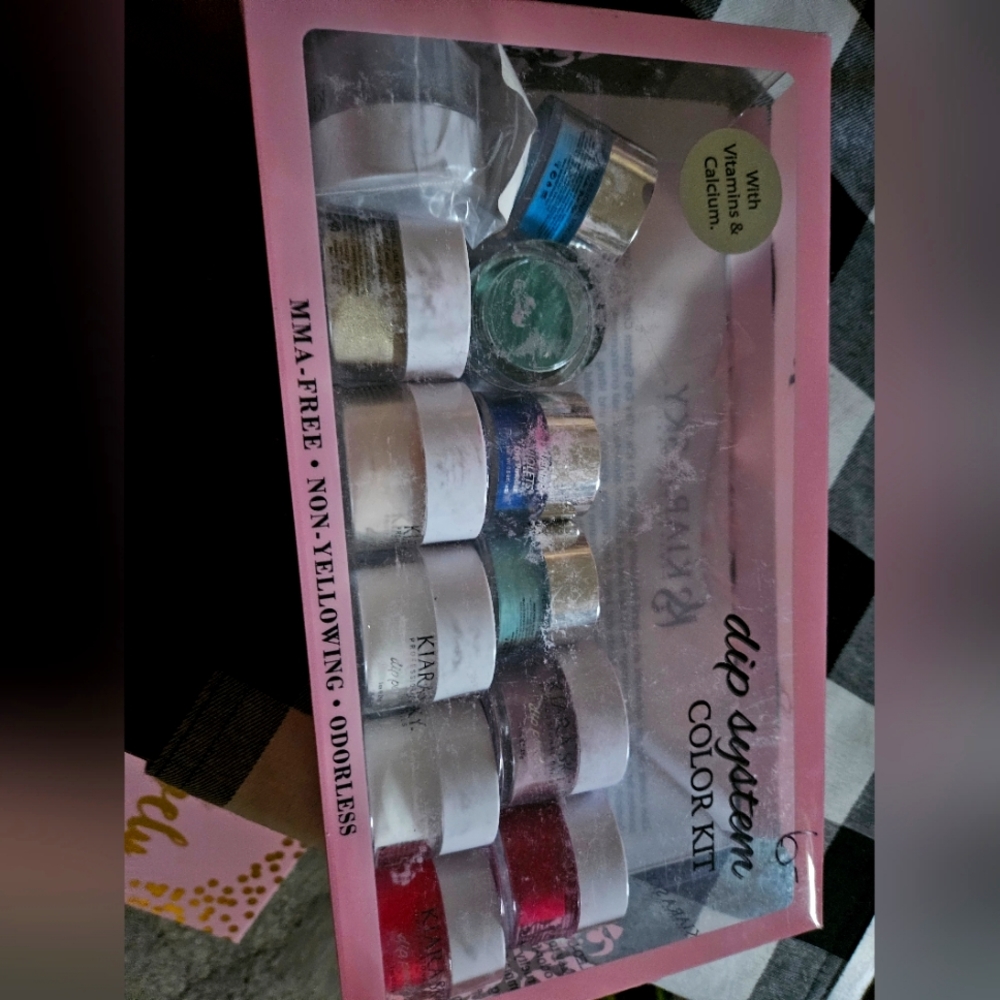 Kiara Sky nail dips